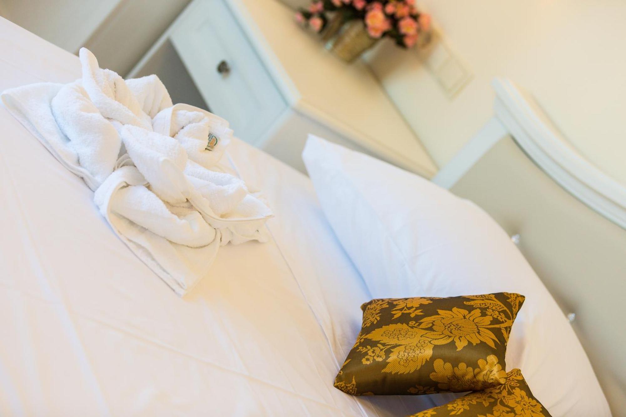 Polyxenia Suites Resmo Dış mekan fotoğraf