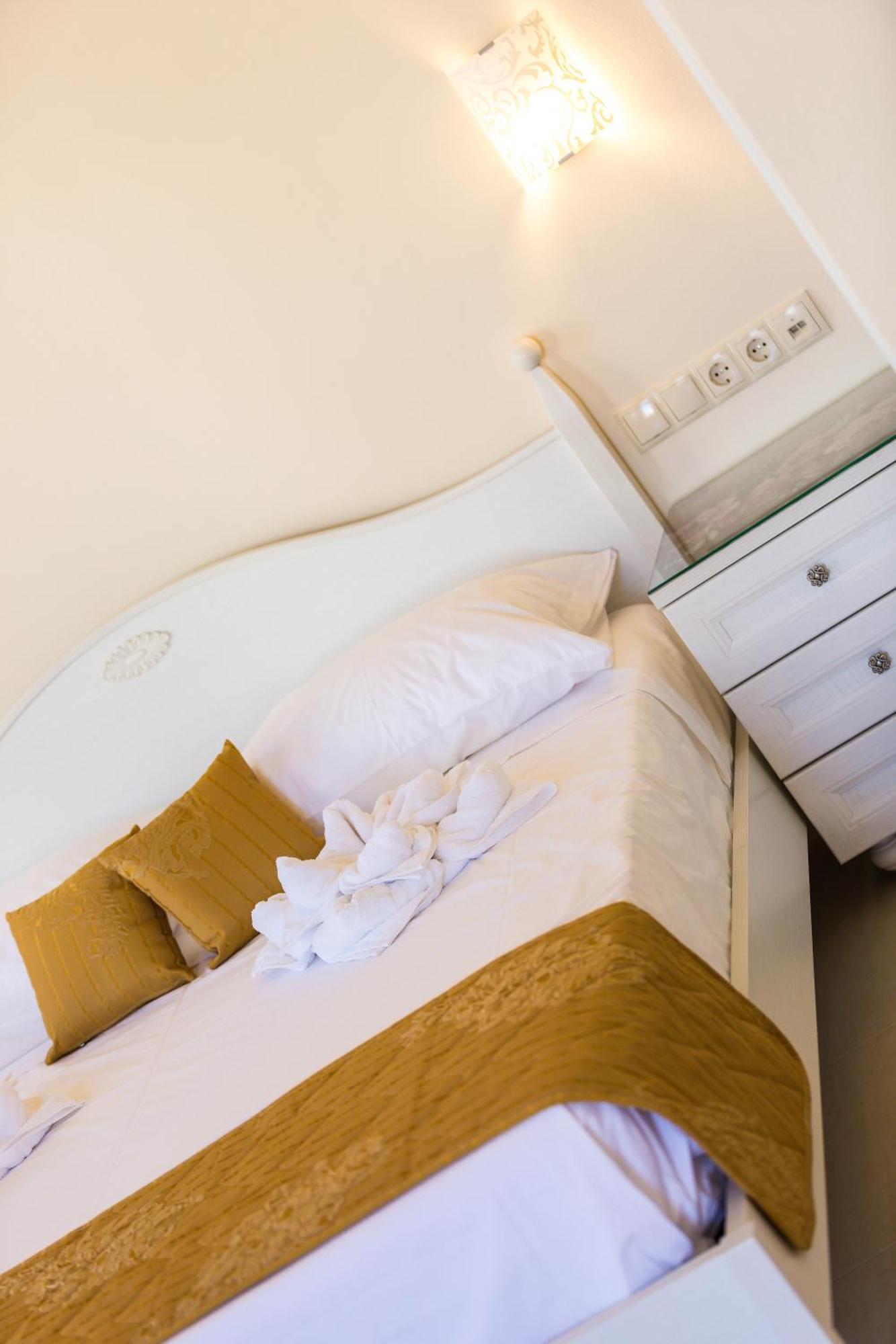 Polyxenia Suites Resmo Dış mekan fotoğraf