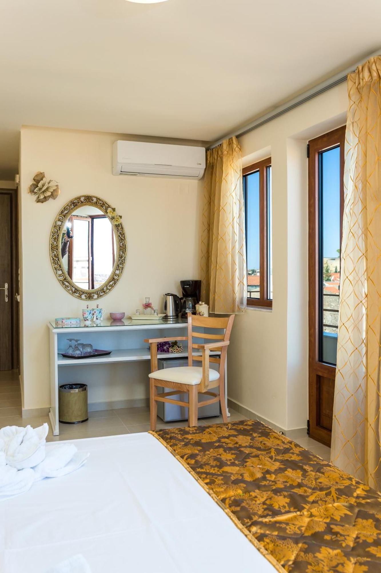 Polyxenia Suites Resmo Dış mekan fotoğraf