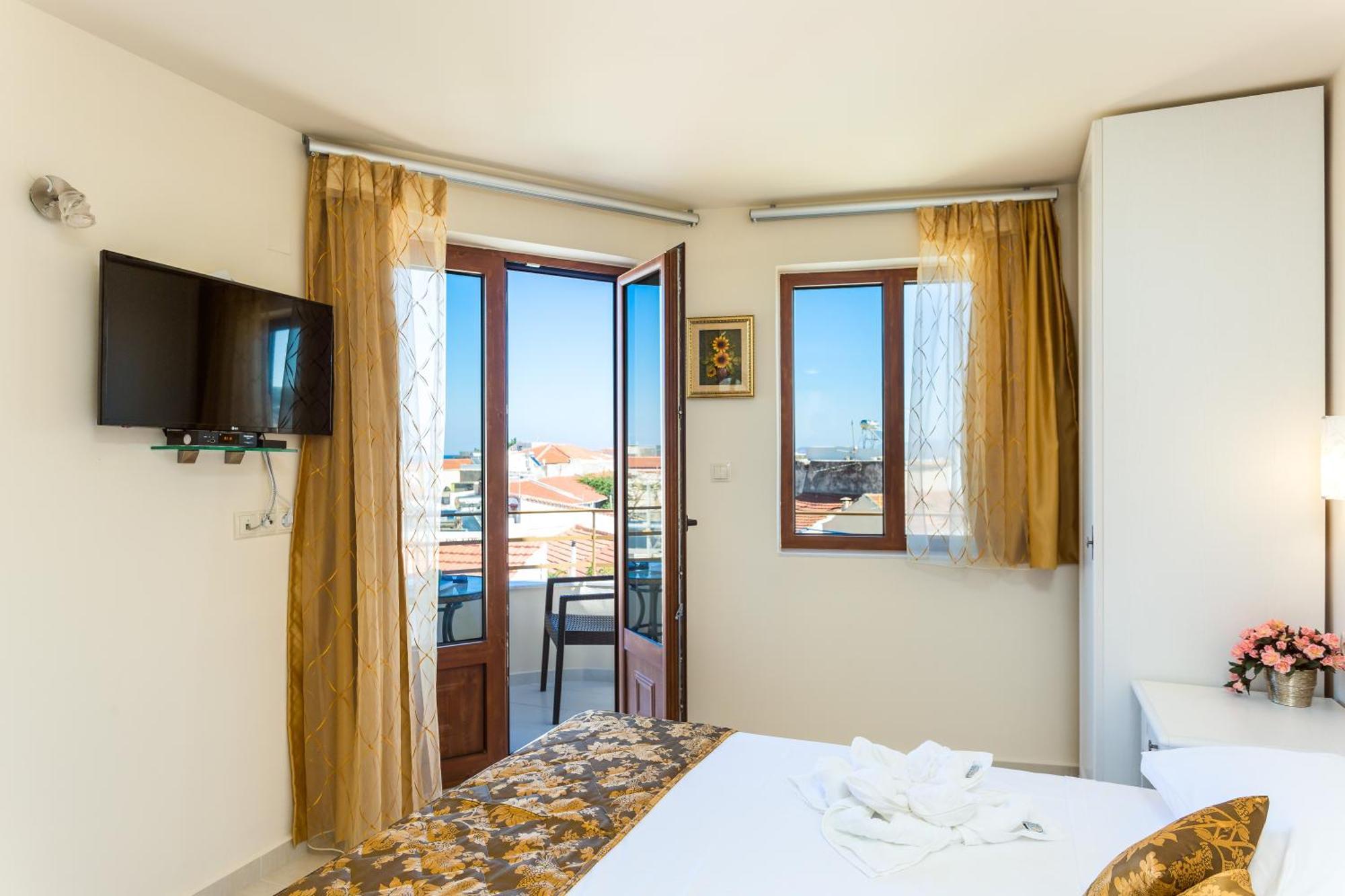 Polyxenia Suites Resmo Dış mekan fotoğraf