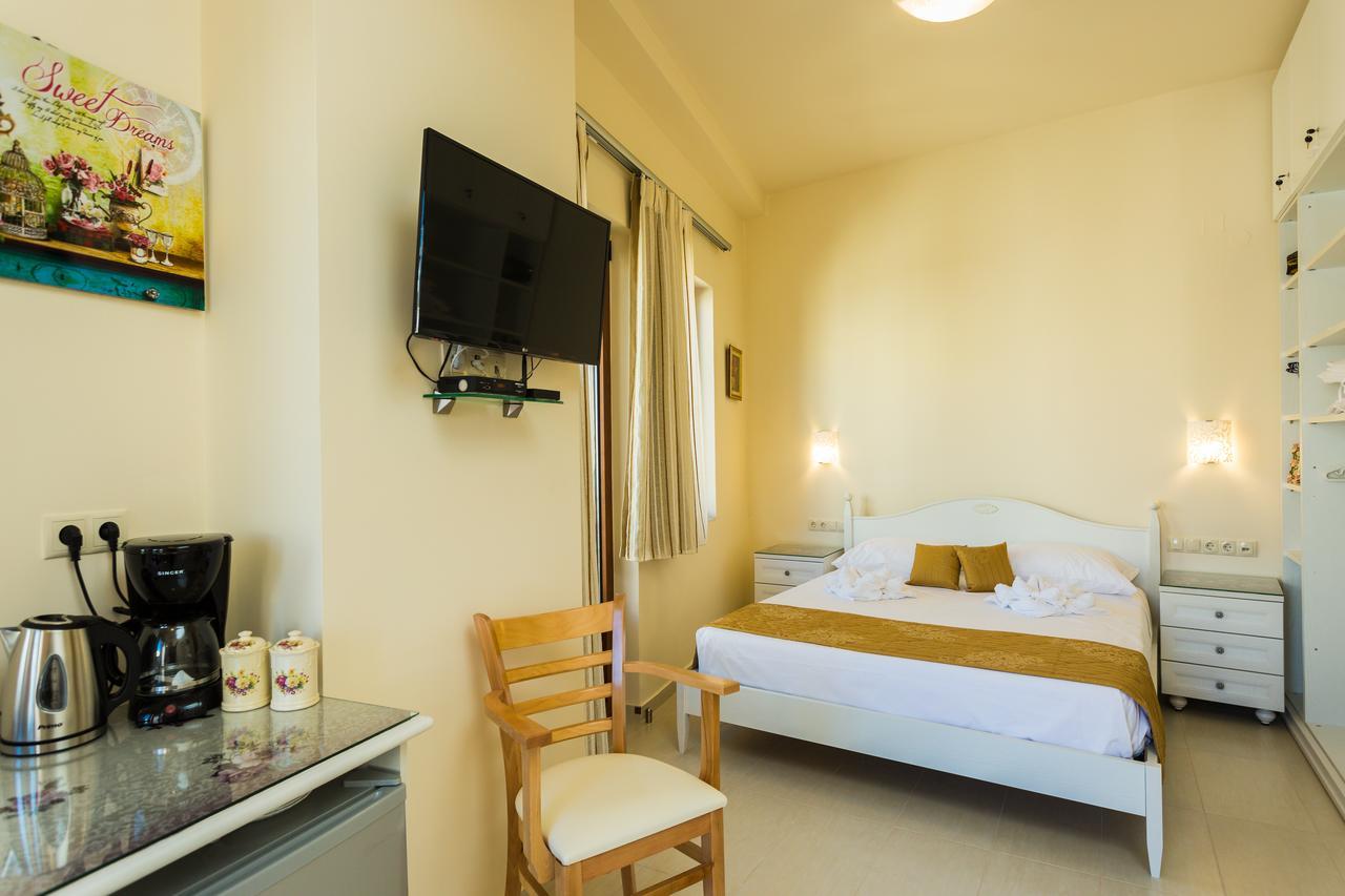 Polyxenia Suites Resmo Dış mekan fotoğraf